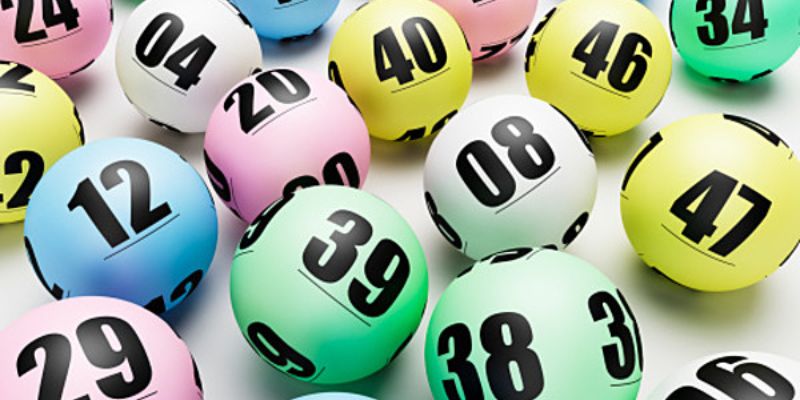lucky ball ÁT CHỦ BÀI 5 LÁ